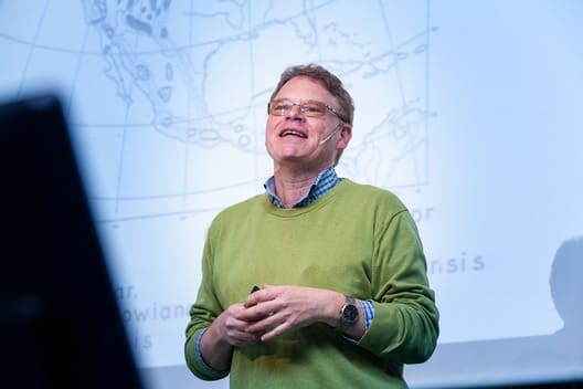 Professor Erik Dahl Kjær forsker i asketoptørre. Han er positiv og tror på, at det lykkes at komme sygdommen til livs.